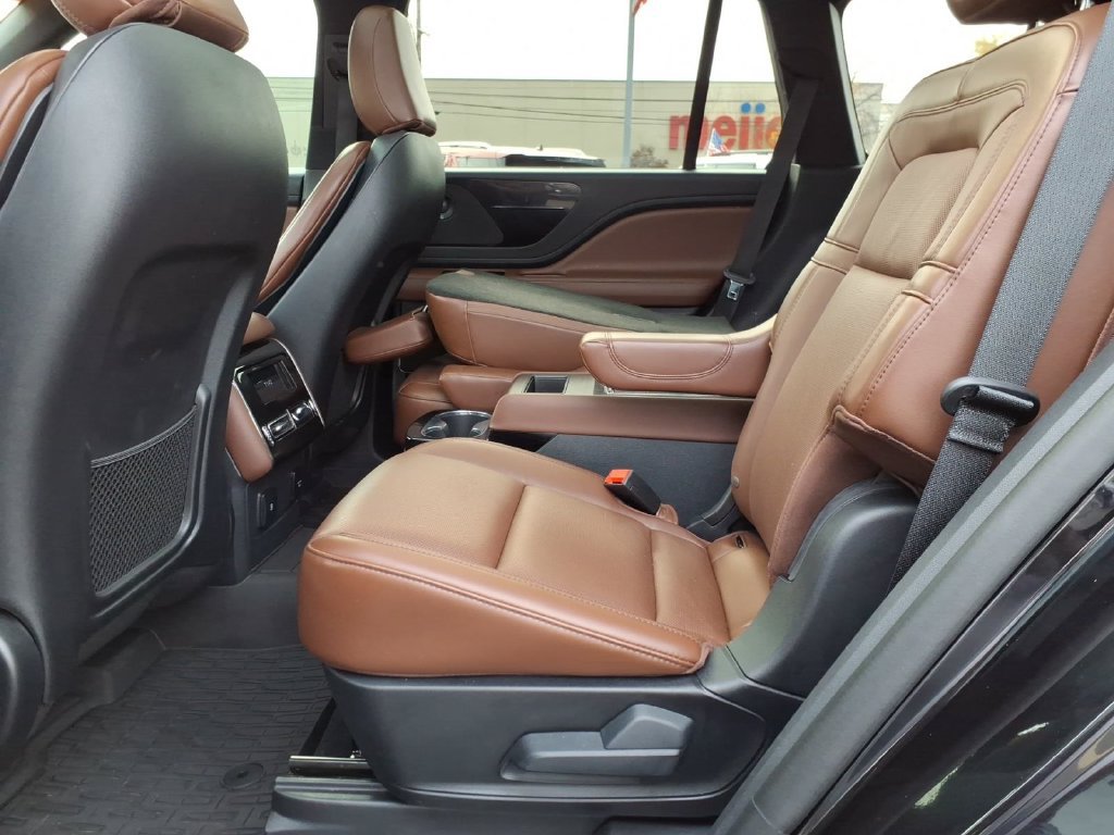 Used 2025 Lincoln Aviator Reserve w/ Jet Appearance Package AWD/4WD image 12