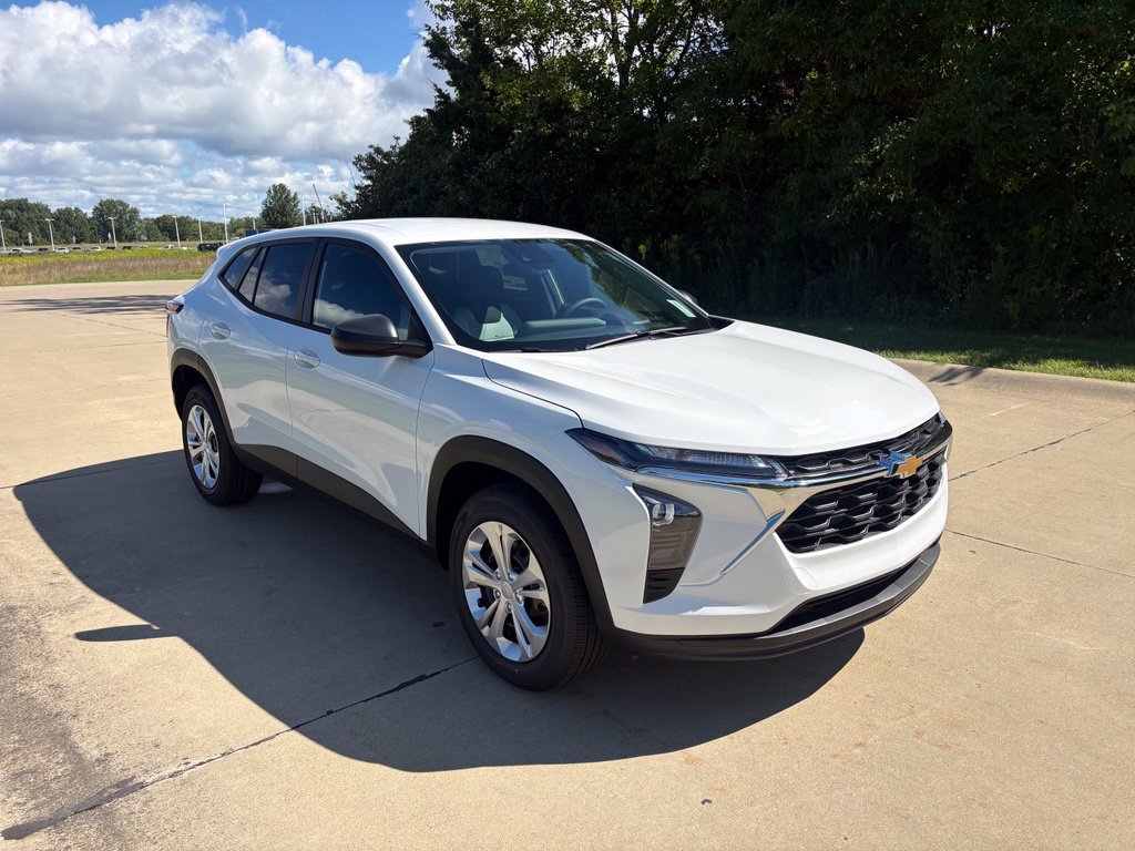 New 2026 Chevrolet Trax LS w/ Driver Confidence Package FWD image 11
