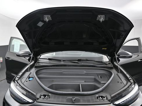 Used 2025 Audi Q6 e-tron Premium Plus w/ Premium Plus AWD/4WD image 36