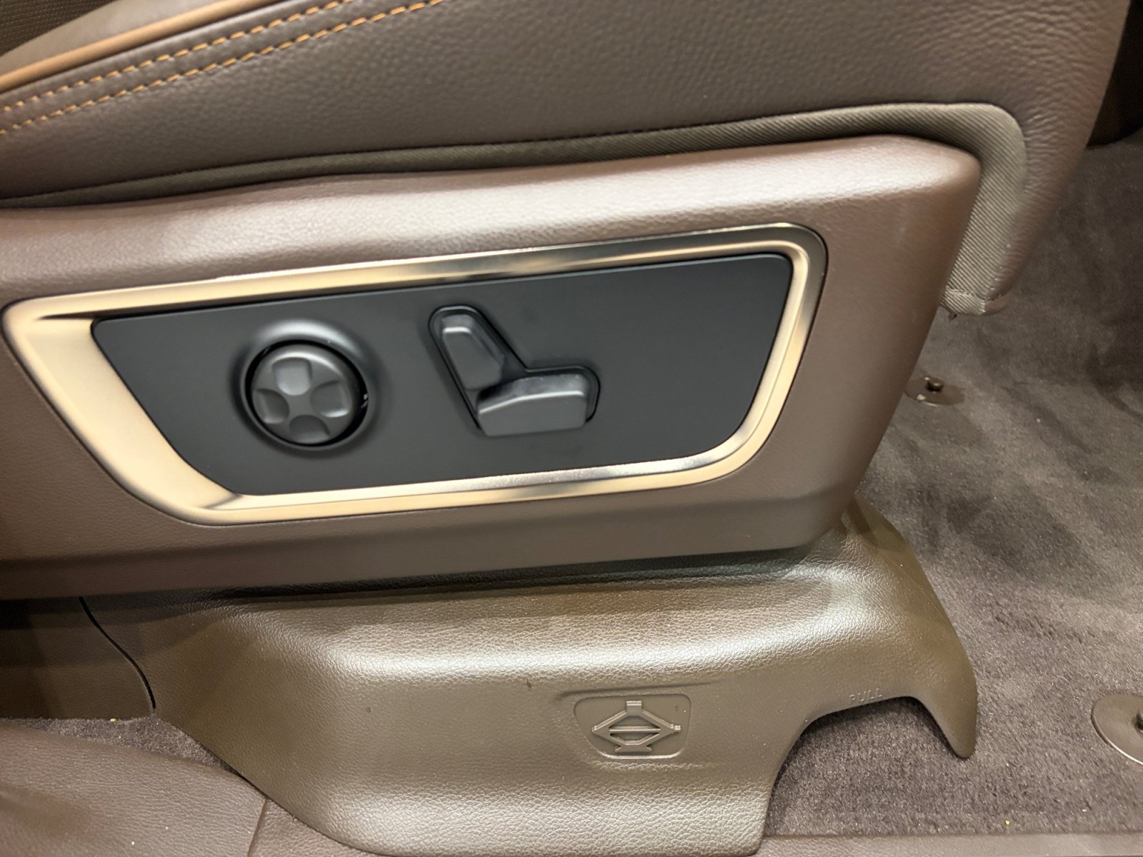 New 2026 RAM 1500 Limited AWD/4WD image 32