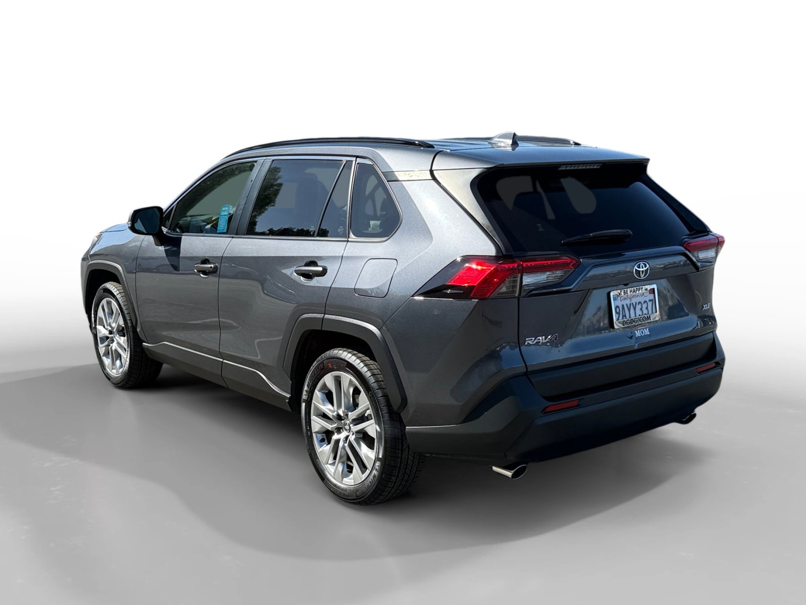 Used 2021 Toyota RAV4 XLE Premium FWD image 3