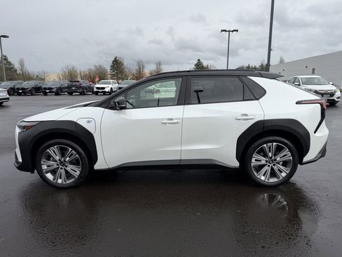 Used 2023 Subaru Solterra AWD image 5