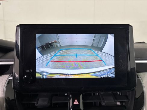 Used 2025 Toyota Corolla LE FWD image 18