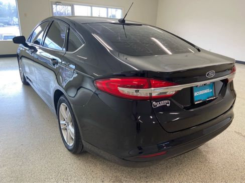 Used 2018 Ford Fusion SE image 9