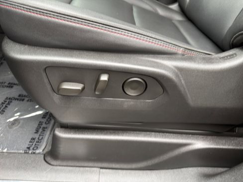 Used 2025 Chevrolet Tahoe RST RWD image 28