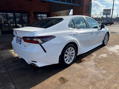 Used 2024 Toyota Camry SE image 8