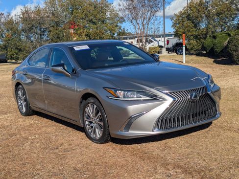 Used 2020 Lexus ES 350 w/ Premium Package image 2