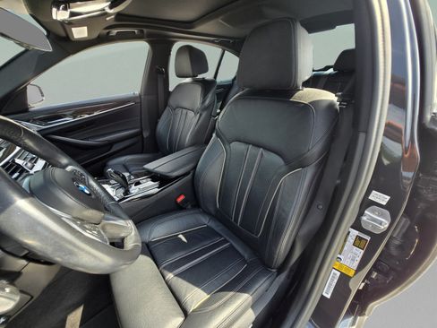 Used 2018 BMW 540i w/ M Sport Package RWD image 13