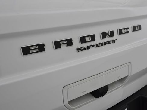 Used 2022 Ford Bronco Sport Outer Banks w/ Tech Package AWD/4WD image 45