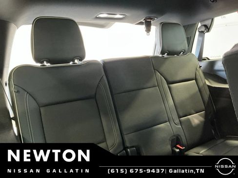Used 2021 GMC Yukon SLT w/ SLT Premium Package AWD/4WD image 21