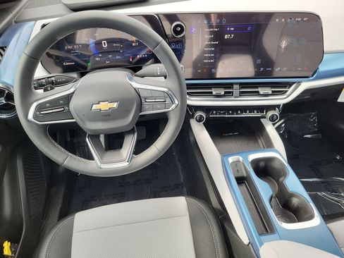 New 2026 Chevrolet Equinox EV LT image 23