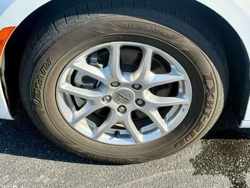 Used 2023 Chrysler Pacifica Touring-L image 31