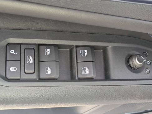 New 2026 Jeep Compass Latitude AWD/4WD image 13