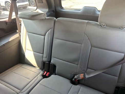 Used 2023 Chevrolet Suburban Z71 w/ Luxury Package image 29