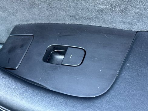 Used 2021 Tesla Model Y Long Range AWD/4WD image 21