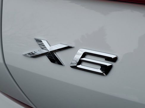 Used 2024 BMW X6 xDrive40i w/ Premium Package image 29