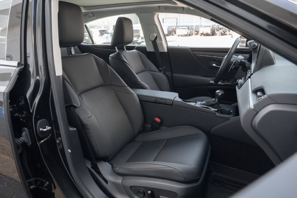 Used 2025 Lexus ES 350 w/ Premium Package FWD image 39