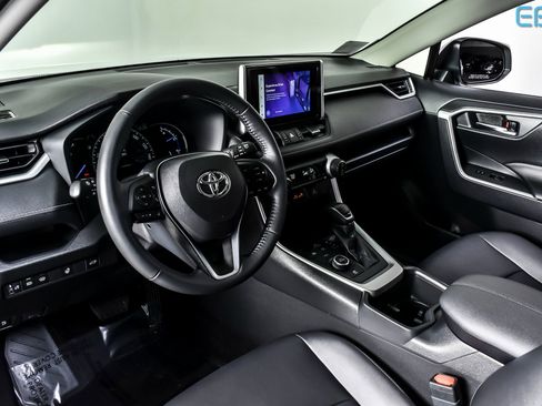 Used 2024 Toyota RAV4 XLE Premium image 17