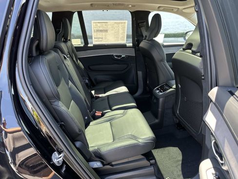 New 2026 Volvo XC90 T8 Ultra w/ Lounge Package AWD/4WD image 17