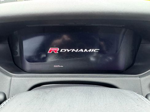 Used 2018 Land Rover Range Rover Velar R-Dynamic HSE image 33