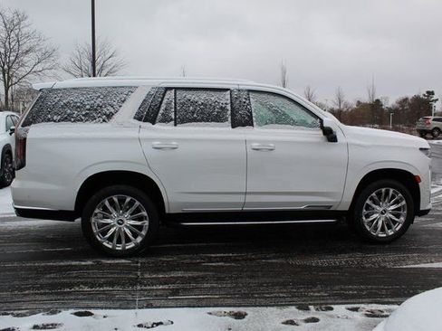 Used 2022 Cadillac Escalade Premium Luxury image 2