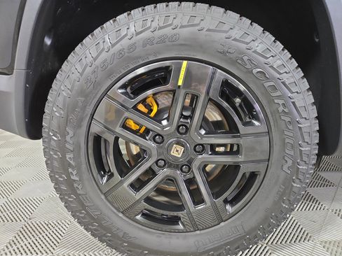 Used 2024 Rivian R1S Adventure image 12