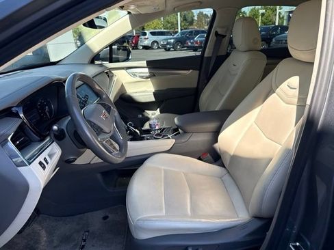 Used 2020 Cadillac XT5 Premium Luxury FWD image 10