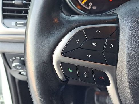 Used 2020 Jeep Grand Cherokee Altitude image 12