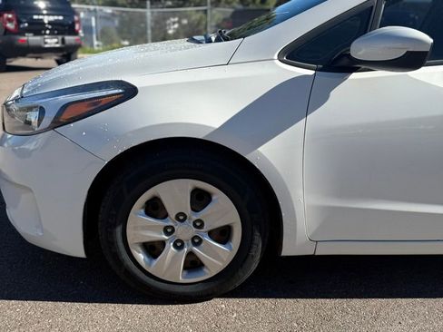Used 2017 Kia Forte LX image 29