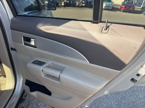 Used 2011 Lincoln MKX AWD image 23