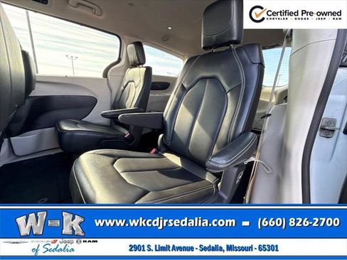 Certified 2023 Chrysler Pacifica Touring-L FWD image 21