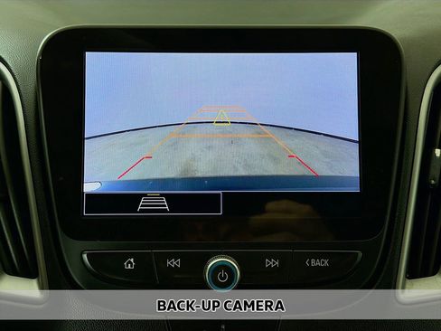 Used 2024 Chevrolet Malibu LT image 3