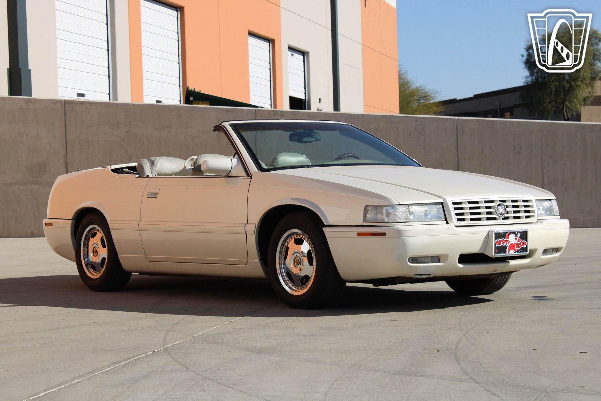 Used 2002 Cadillac Eldorado Touring w/ Preffered Equipment Group FWD image 5