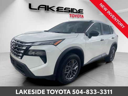 Used 2024 Nissan Rogue S image 1