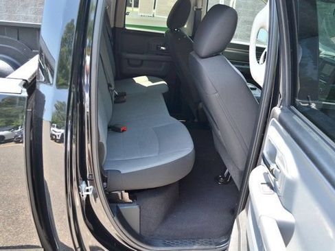 Used 2024 RAM 1500 Classic SLT AWD/4WD image 32