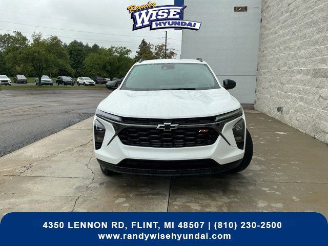 Used 2024 Chevrolet Trax RS FWD image 10