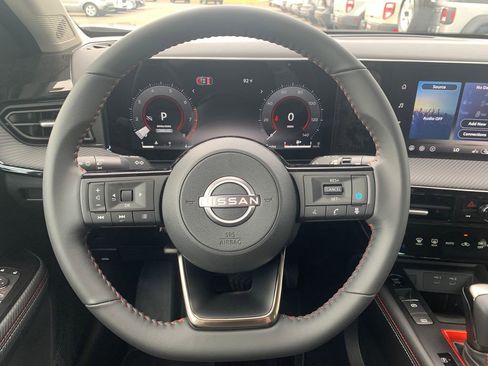 New 2026 Nissan Kicks SR w/ Cold Weather Package FWD image 8