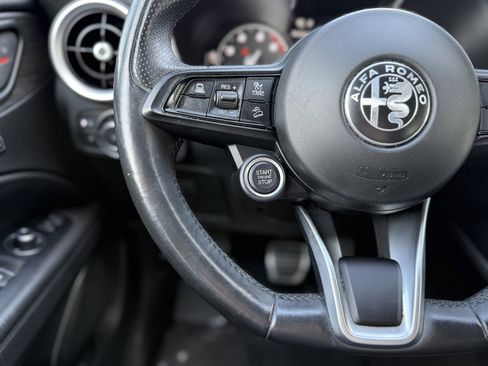 Used 2022 Alfa Romeo Stelvio Ti image 23