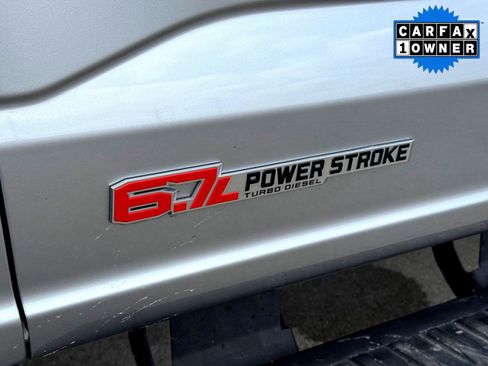 Used 2024 Ford F250 Lariat w/ Black Appearance Package image 3