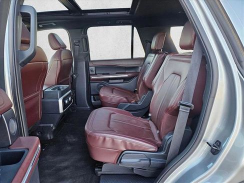 Used 2023 Ford Expedition Limited image 22