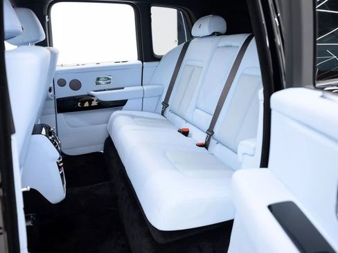 Used 2025 Rolls-Royce Cullinan image 42