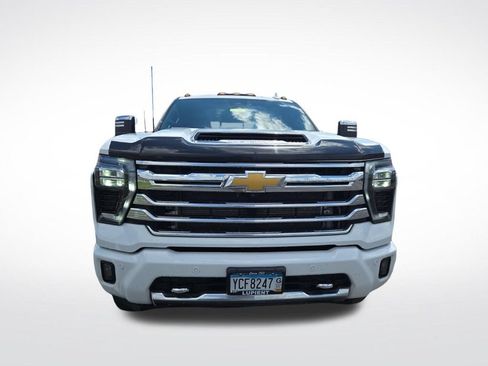 Used 2024 Chevrolet Silverado 3500 High Country w/ High Country Premium Package AWD/4WD image 9