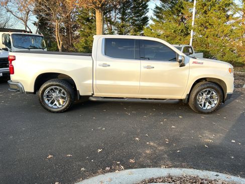 Used 2023 Chevrolet Silverado 1500 LTZ w/ Technology Package image 11