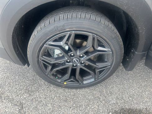 Certified 2025 Nissan Kicks SR image 27