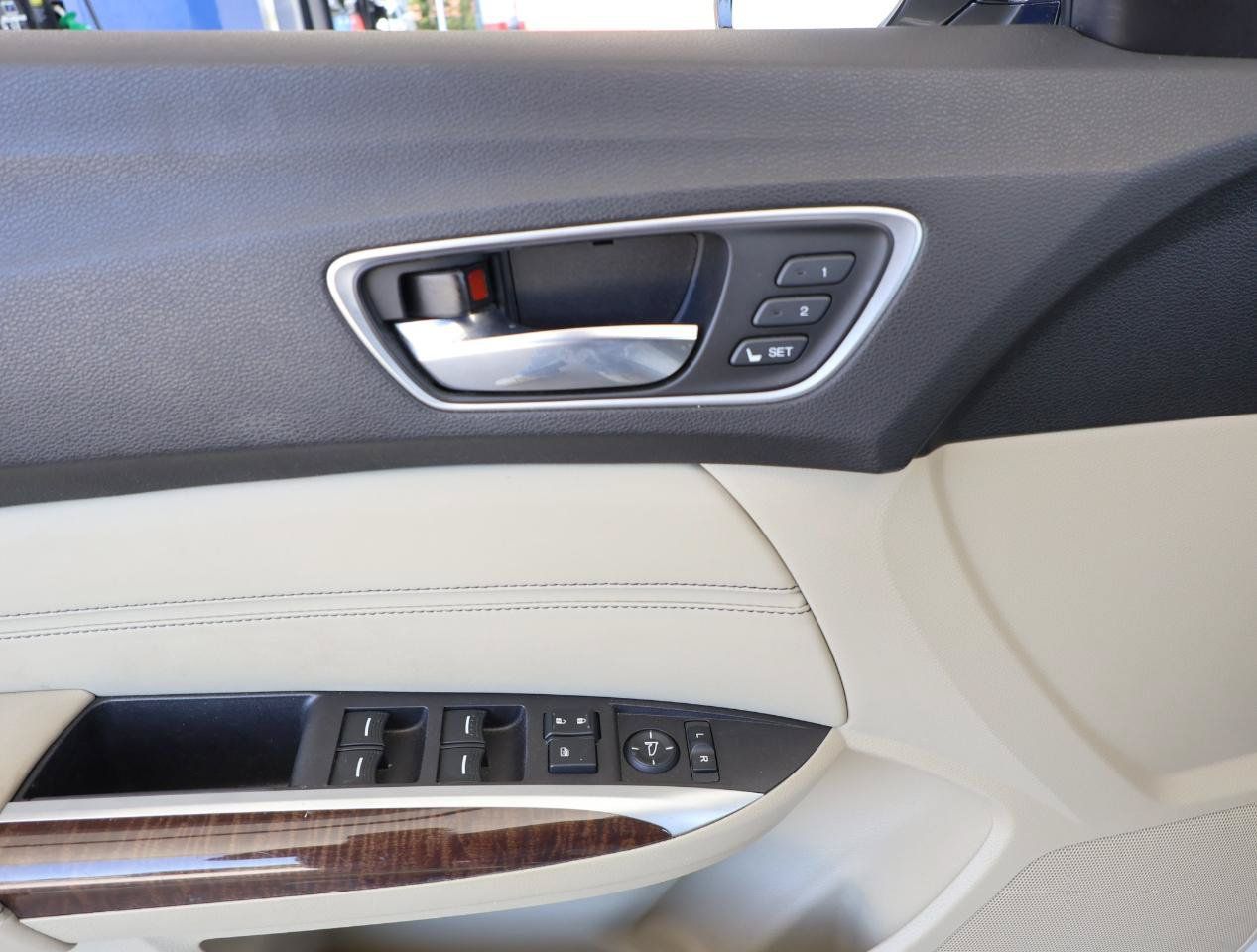 Used 2018 Acura TLX w/ Technology Package FWD image 36