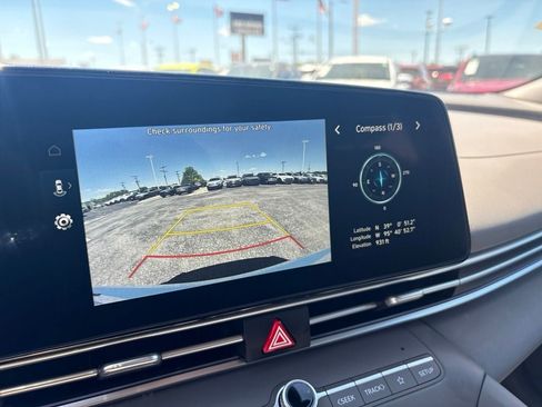 Certified 2025 Hyundai Elantra SEL FWD image 19
