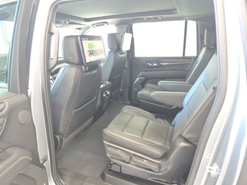 Used 2024 GMC Yukon XL Denali w/ Denali Reserve Package image 21
