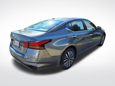 Used 2023 Nissan Altima 2.5 SV FWD image 7