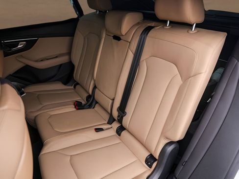 Used 2023 Audi Q8 Prestige image 24