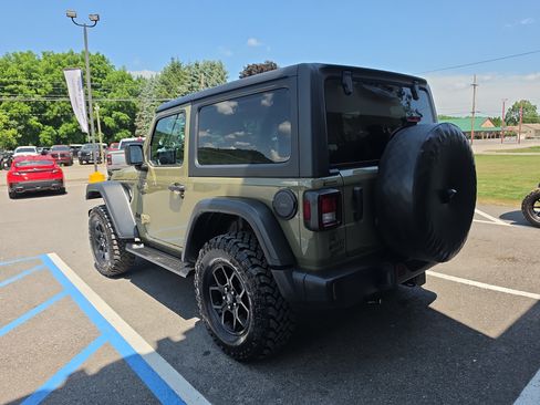 Used 2025 Jeep Wrangler Sport AWD/4WD image 6